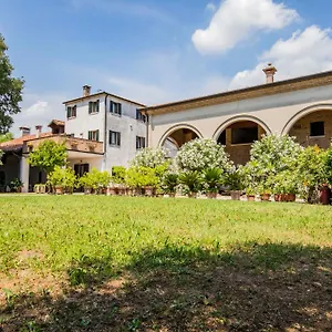 https://villa-bb-la-del-vecchio-platano.hotelinveneto.com